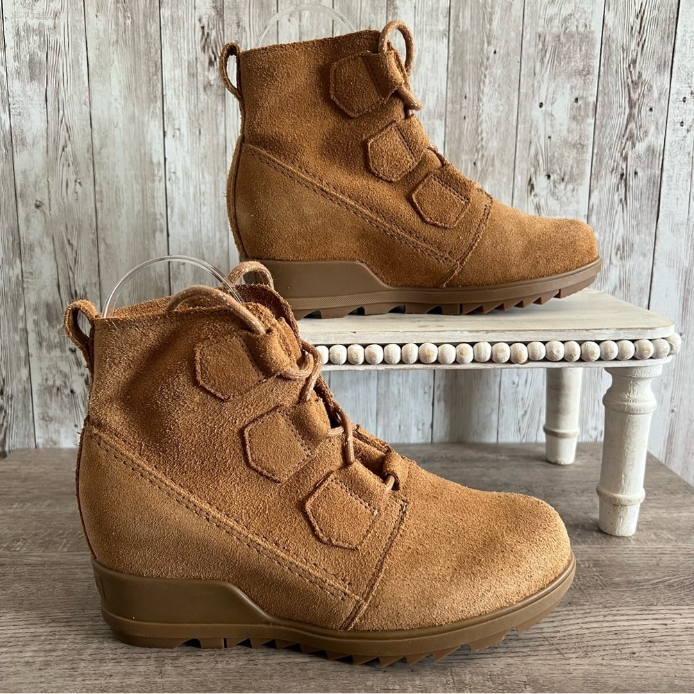 Sorel Evie Lace Up Suede Lug Ankle Wedge Boots Waterproof Size 7